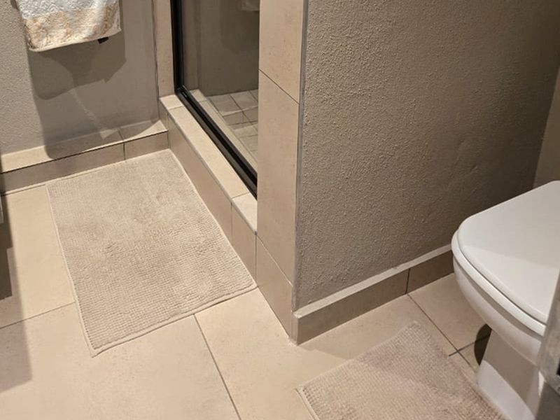 Resort Living in a 2-bedroom, 2-bathroom upmarket Apartment in St Andrews, Bedfordview. - Photo 10