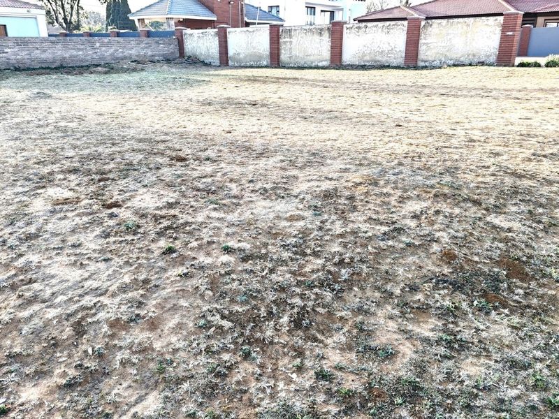 RISIVILLE * MEYERTON * R420 000.00 * BEAUTIFUL VACANT STAND FOR SALE IN A POPULAR COMPLEX - Photo 8