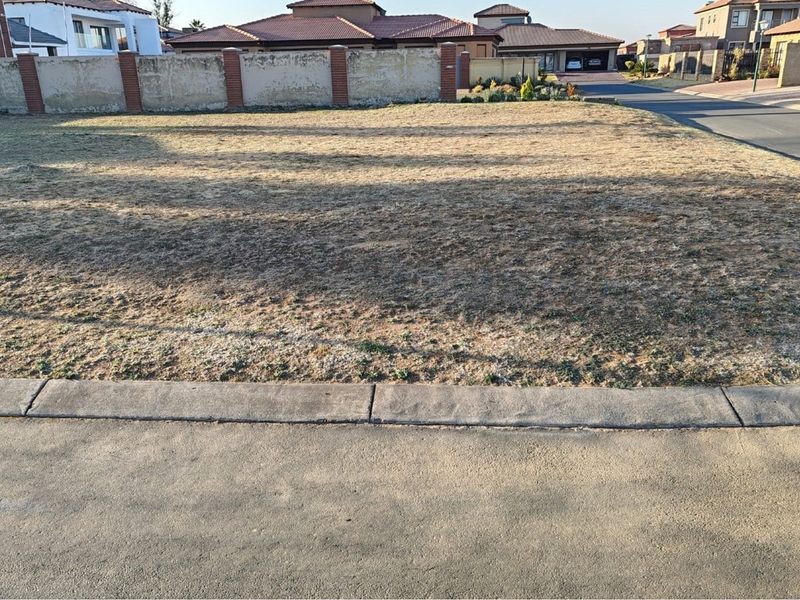 RISIVILLE * MEYERTON * R420 000.00 * BEAUTIFUL VACANT STAND FOR SALE IN A POPULAR COMPLEX - Photo 5