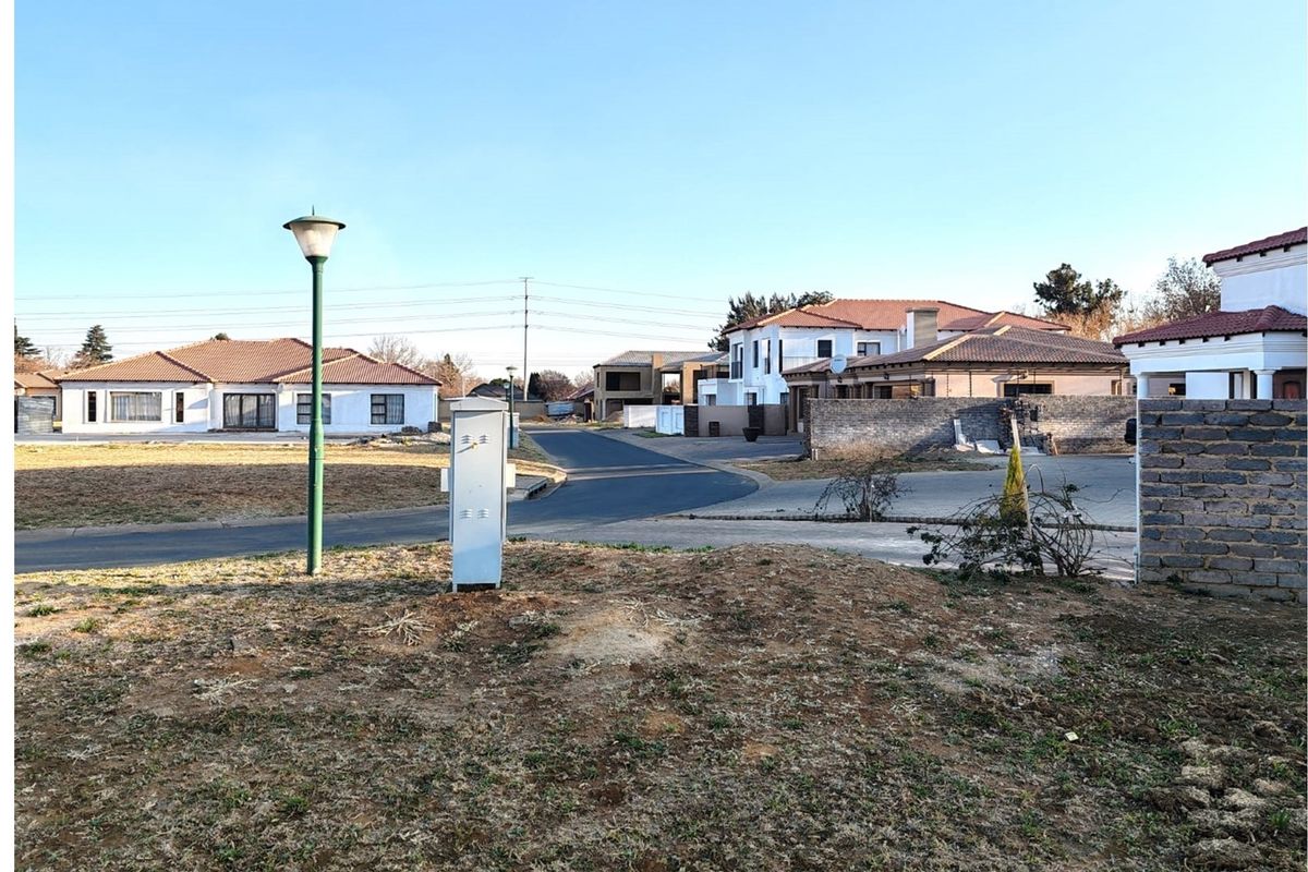 RISIVILLE * MEYERTON * R420 000.00 * BEAUTIFUL VACANT STAND FOR SALE IN A POPULAR COMPLEX - Photo 2