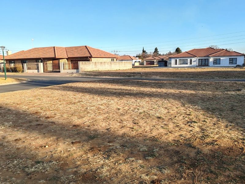 RISIVILLE * MEYERTON * R420 000.00 * BEAUTIFUL VACANT STAND FOR SALE IN A POPULAR COMPLEX - Photo 10