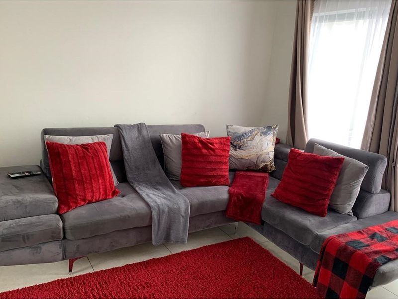 "Luxury Living: Spacious 2-Bed in Northgate" - Photo 10