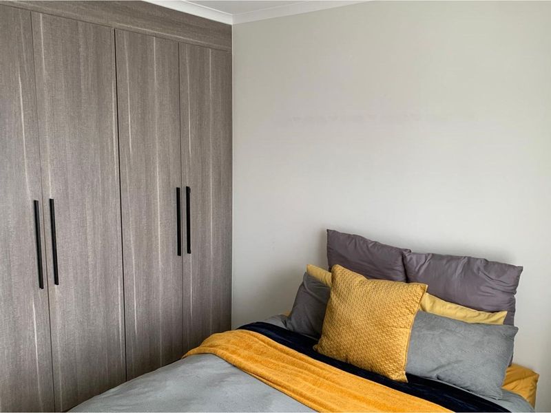 "Luxury Living: Spacious 2-Bed in Northgate" - Photo 3