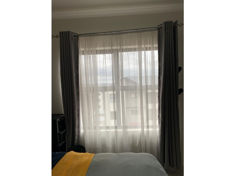 "Luxury Living: Spacious 2-Bed in Northgate" - Photo 2