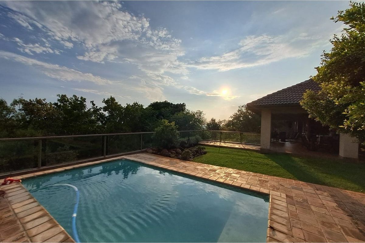 Tranquil Bushveld Retreat: Thaba Moriri - 4 Bedrooms and 5 bathrooms - 649 m2 - Spectacular Views - Photo 4