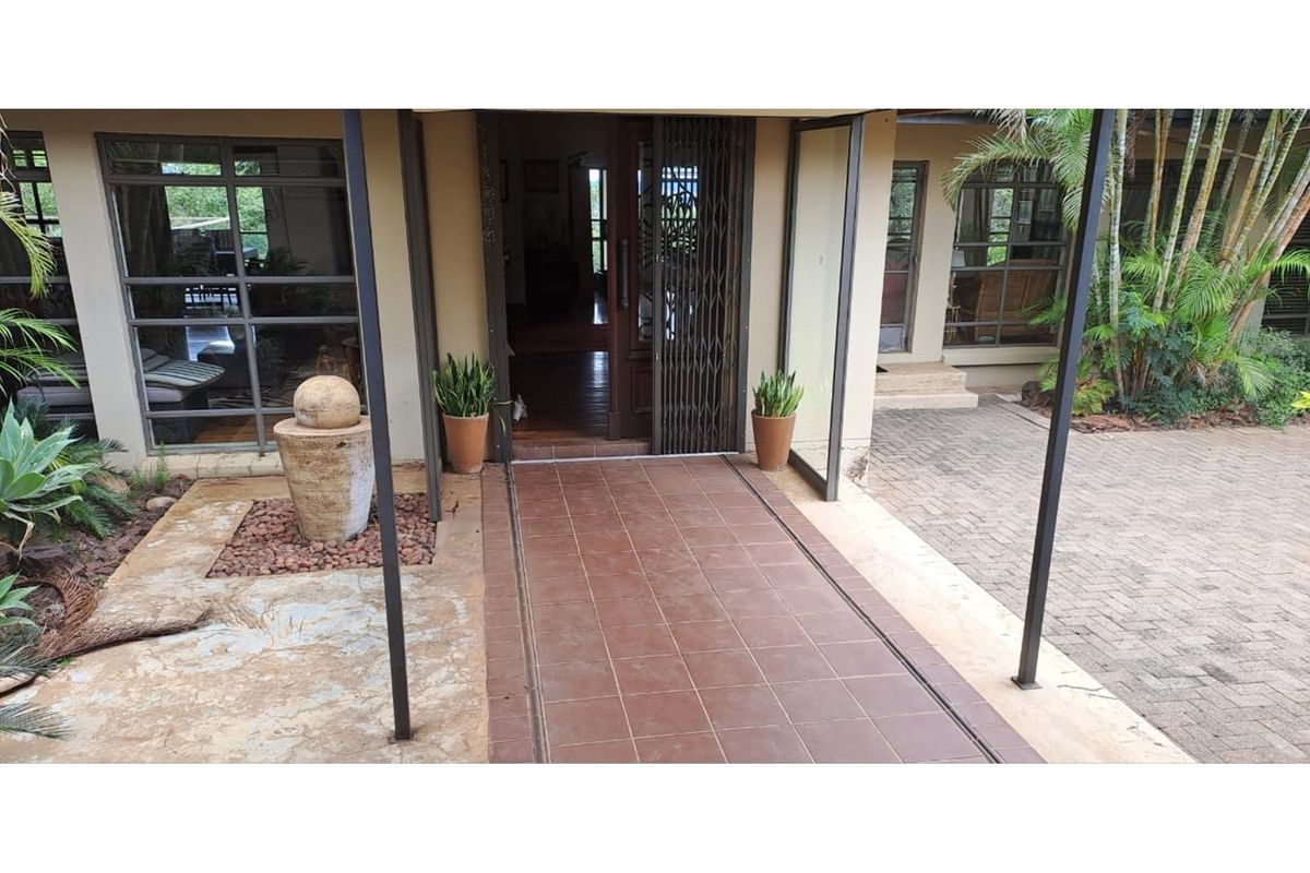 Tranquil Bushveld Retreat: Thaba Moriri - 4 Bedrooms and 5 bathrooms - 649 m2 - Spectacular Views - Photo 5