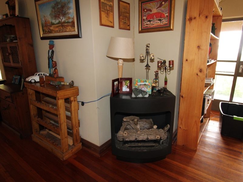 Tranquil Bushveld Retreat: Thaba Moriri - 4 Bedrooms and 5 bathrooms - 649 m2 - Spectacular Views - Photo 9