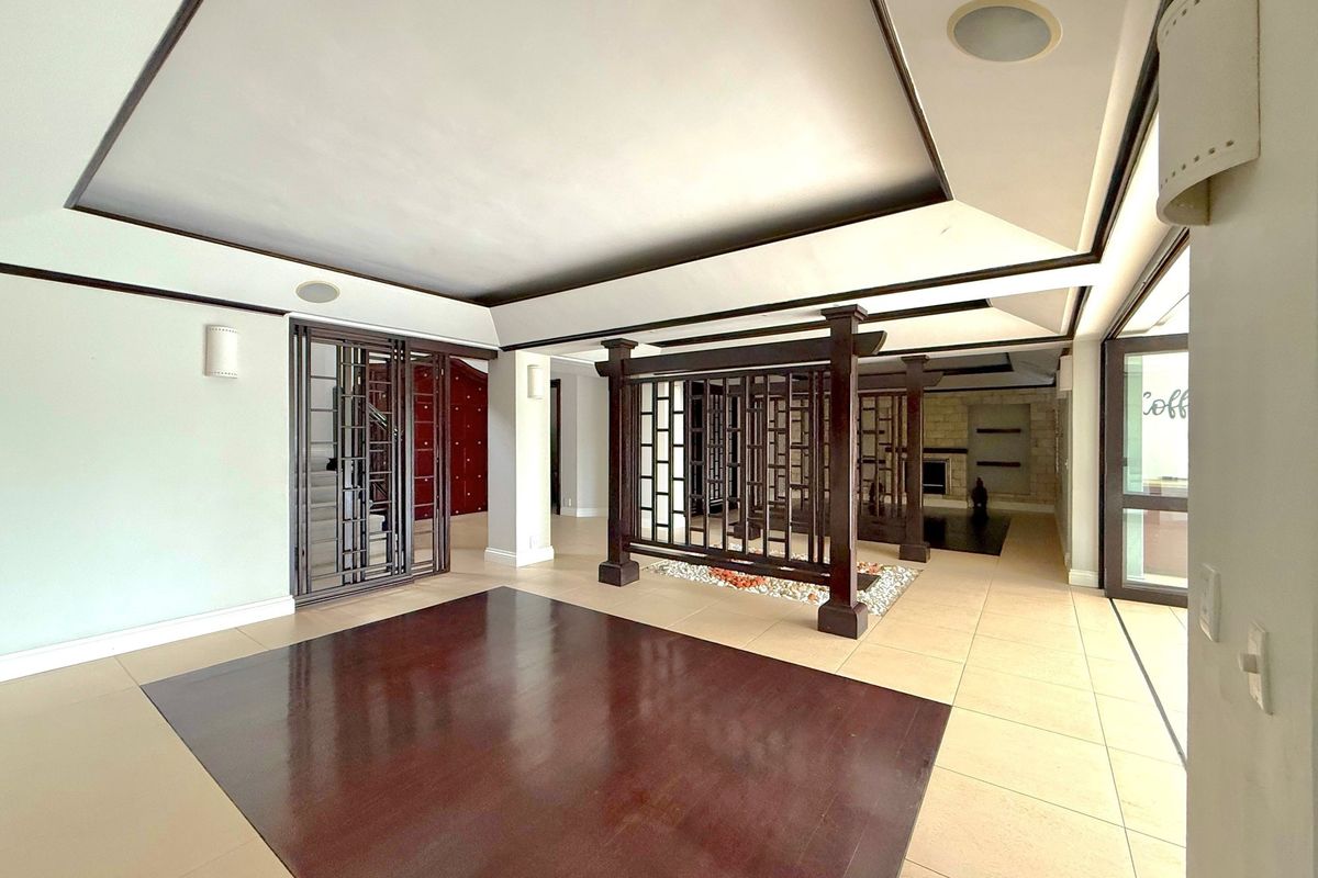 Stunning Golf Course Views - A Balinese Masterpiece in Dainfern Golf Estate - Photo 3