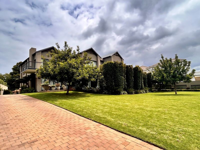 Sophisticated Living with Unmatched Views | Waterkloof Heights - Photo 2