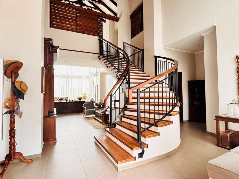 Sophisticated Living with Unmatched Views | Waterkloof Heights - Photo 5