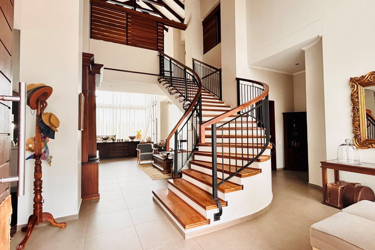 Sophisticated Living with Unmatched Views | Waterkloof Heights - Photo 5