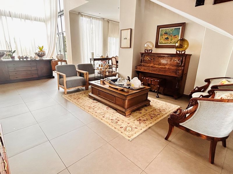 Sophisticated Living with Unmatched Views | Waterkloof Heights - Photo 10