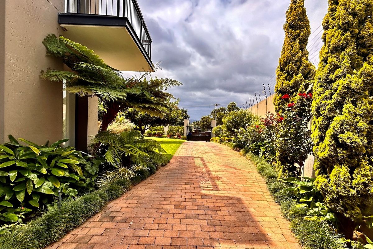 Sophisticated Living with Unmatched Views | Waterkloof Heights - Photo 4