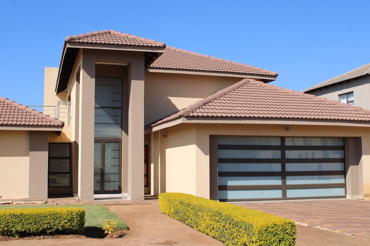 Fantastic Value with a Country Feeling Views - Photo 3