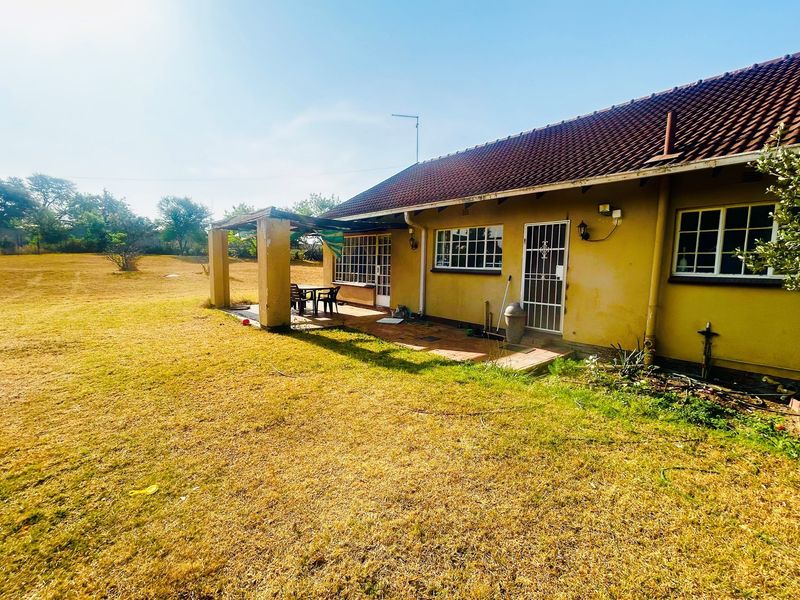 Peaceful Country living at its best - Photo 2