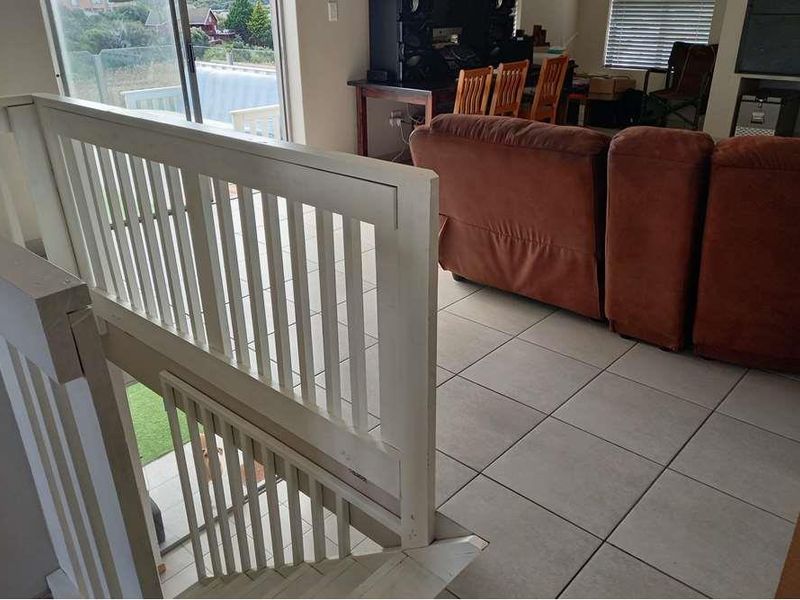 FOUR BEDROOM HOUSE IN STILL BAY WEST - Photo 3