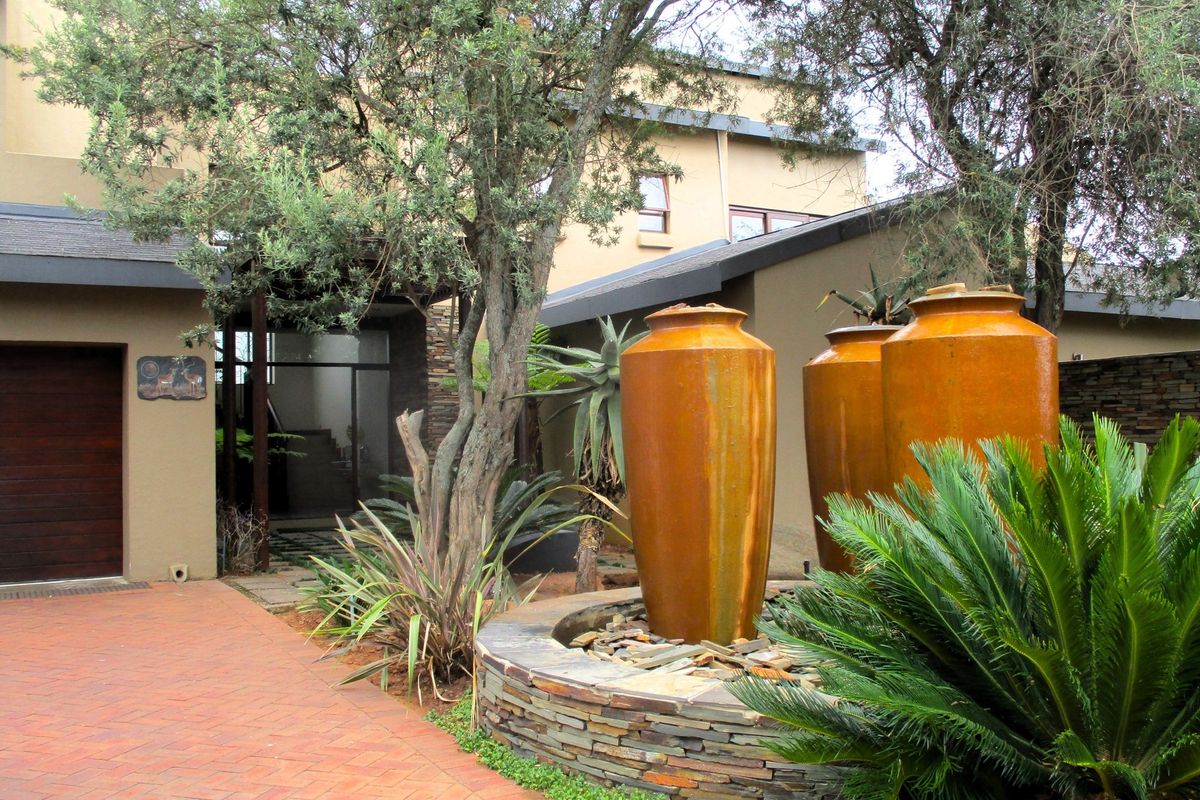 Spectacular Home in Serengeti Golf Estate - Photo 2
