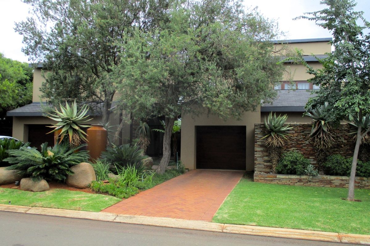 Spectacular Home in Serengeti Golf Estate - Photo 3