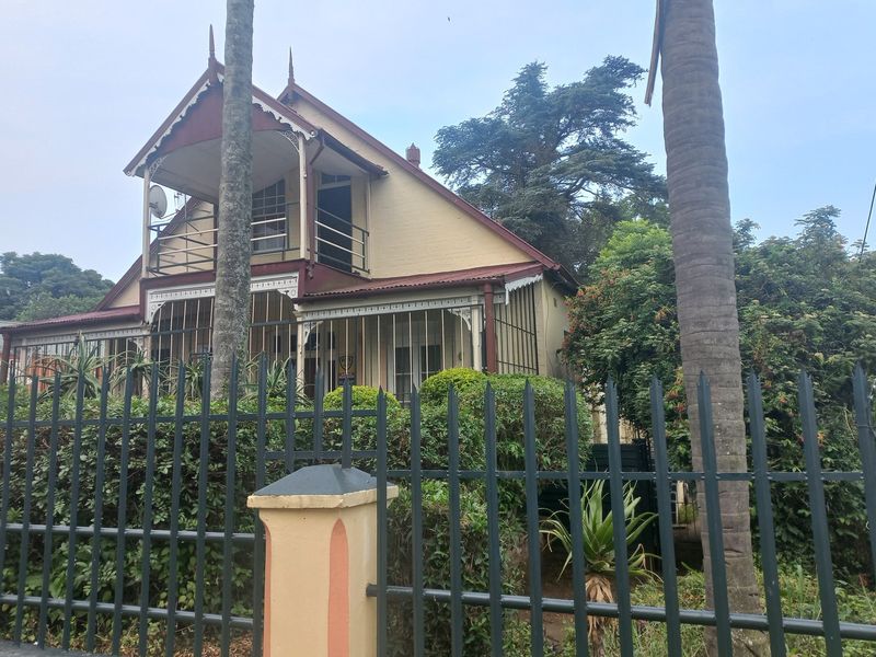 Central Double Storey Family Home - Photo 3