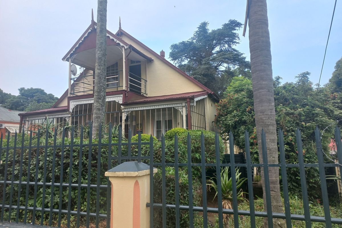 Central Double Storey Family Home - Photo 3