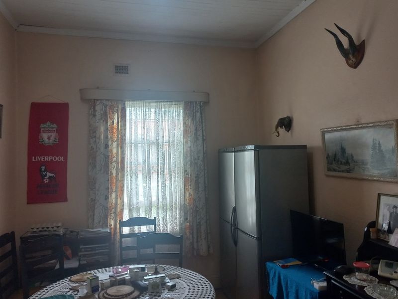 Central Double Storey Family Home - Photo 10