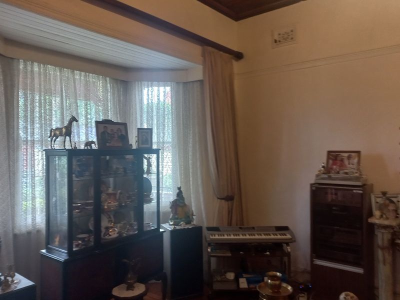 Central Double Storey Family Home - Photo 7