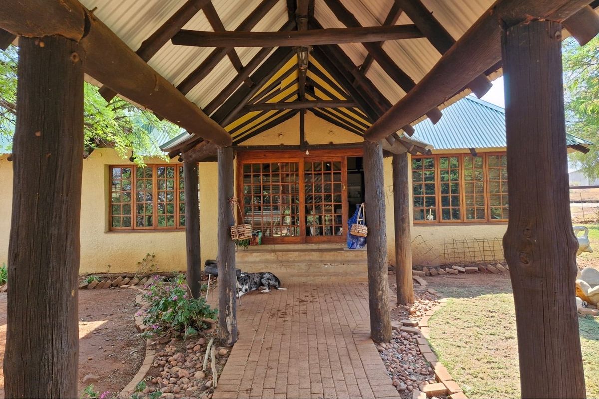 "Idyllic Land with Modern Home in Doringkruin" - Photo 3