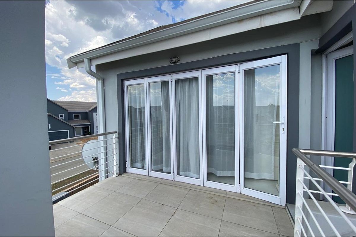 Stunning 3-Bedroom, 3-Bathroom Family Home For Sale in Riverspray Lifestyle Estate - Photo 5