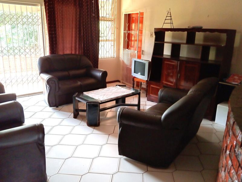 Fixer-upper awaits to be discovered - Photo 8