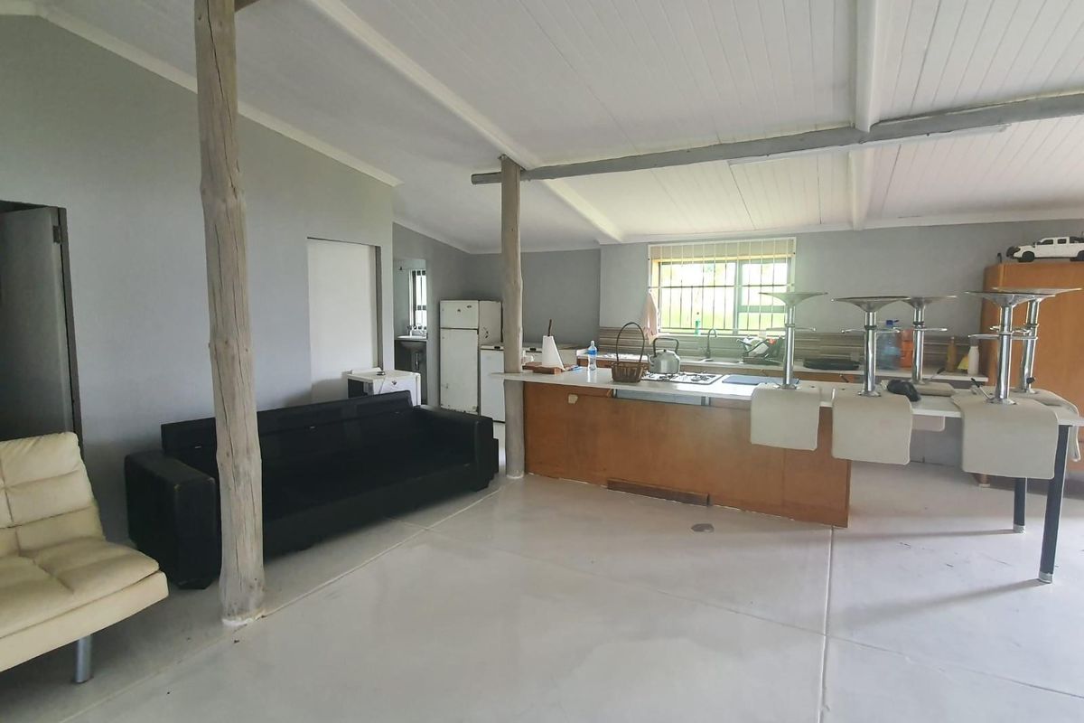 "Serene Waterfront Home at Vygeboomdam" - Photo 2