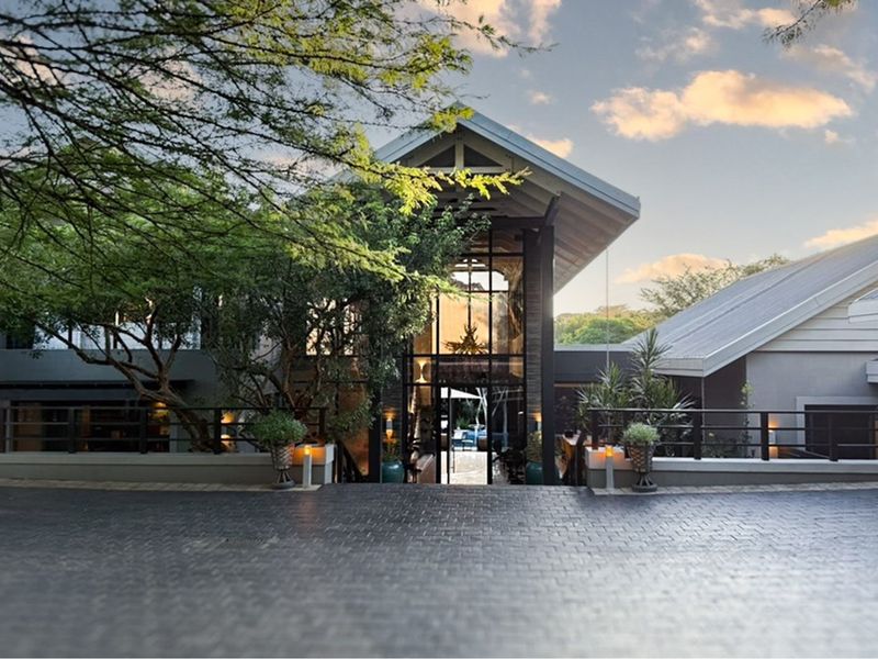 EXPANSIVE PRIVATE AND OPPULANT HOME IN SIMBITHI ECO ESTATE - Photo 5