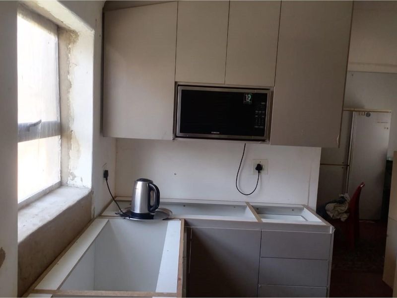 Block Of Flats  Plus The Main House For Sale In Orlando West - Photo 3