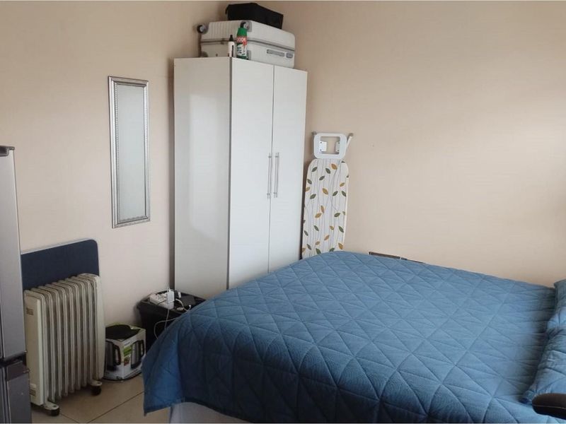 Block Of Flats  Plus The Main House For Sale In Orlando West - Photo 8