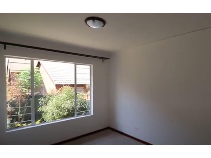 Midrand Ridge 2 Bedroom Apartment For Sale - Photo 8