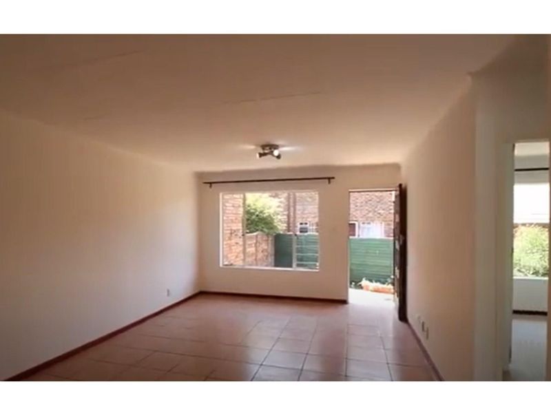 Midrand Ridge 2 Bedroom Apartment For Sale - Photo 7