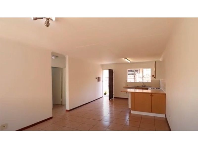 Midrand Ridge 2 Bedroom Apartment For Sale - Photo 6