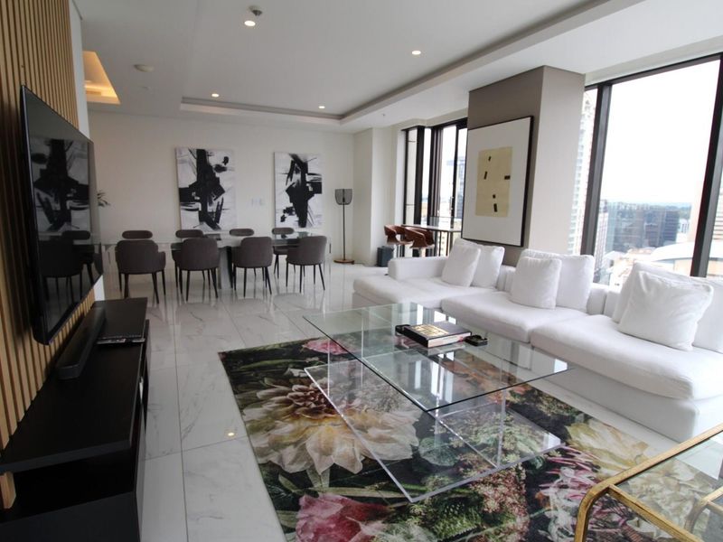 Modern, luxurious, trendy global flair - Photo 10