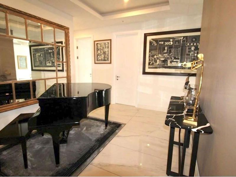 Modern, luxurious, trendy global flair - Photo 2