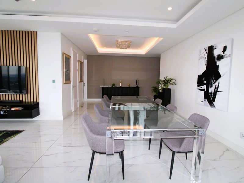 Modern, luxurious, trendy global flair - Photo 7