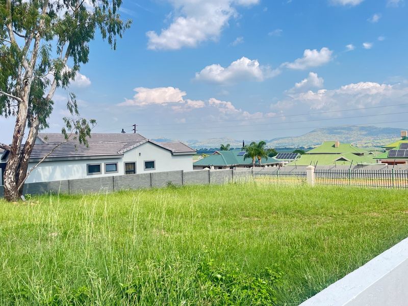 This prime piece of land is conveniently located near essential amenities! - Photo 2