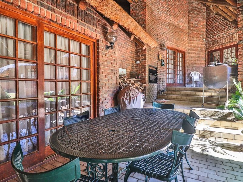 "Luxury Oasis in Doringkruin: Price Reduced!" - Photo 8