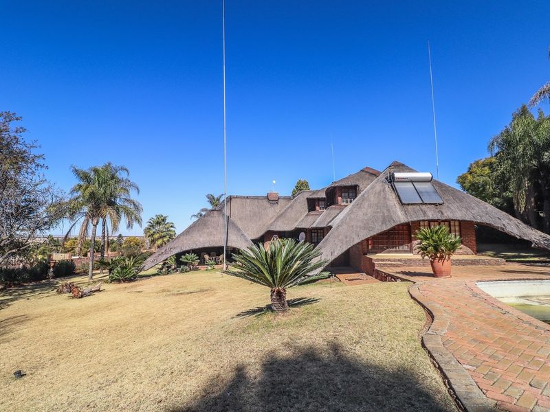 "Luxury Oasis in Doringkruin: Price Reduced!" - Photo 5