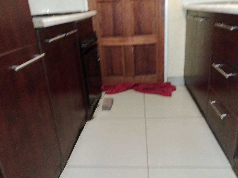 Nice and affordable property on sale for investors in Rosslyn gardens - Photo 8