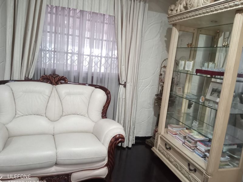 Walk into this beautiful home - Photo 10