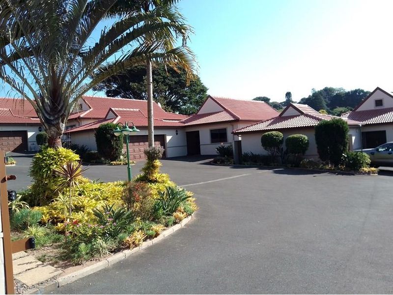 Tranquil modern Woodside Estate - Photo 3