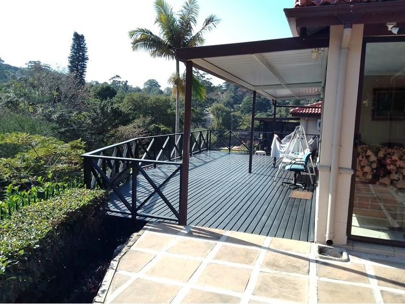 Tranquil modern Woodside Estate - Photo 1