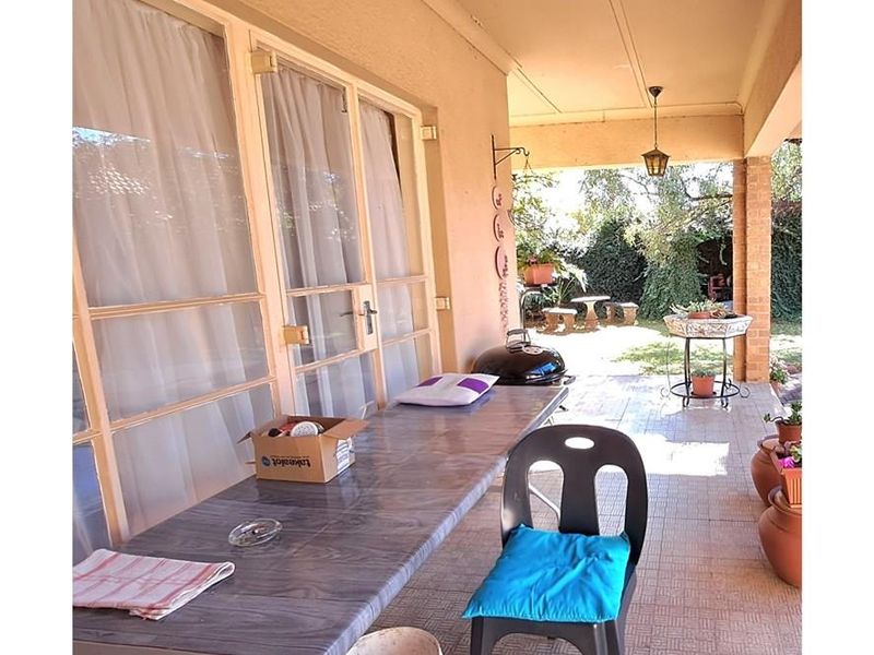 This fantastic spacious family house is situated in a quiet neighbourhood. - Photo 10