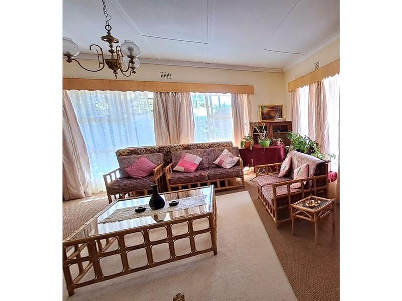 This fantastic spacious family house is situated in a quiet neighbourhood. - Photo 8