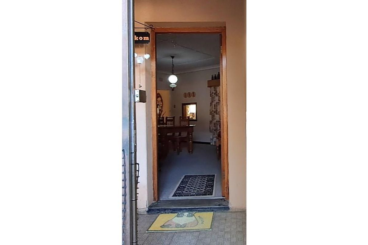 This fantastic spacious family house is situated in a quiet neighbourhood. - Photo 5