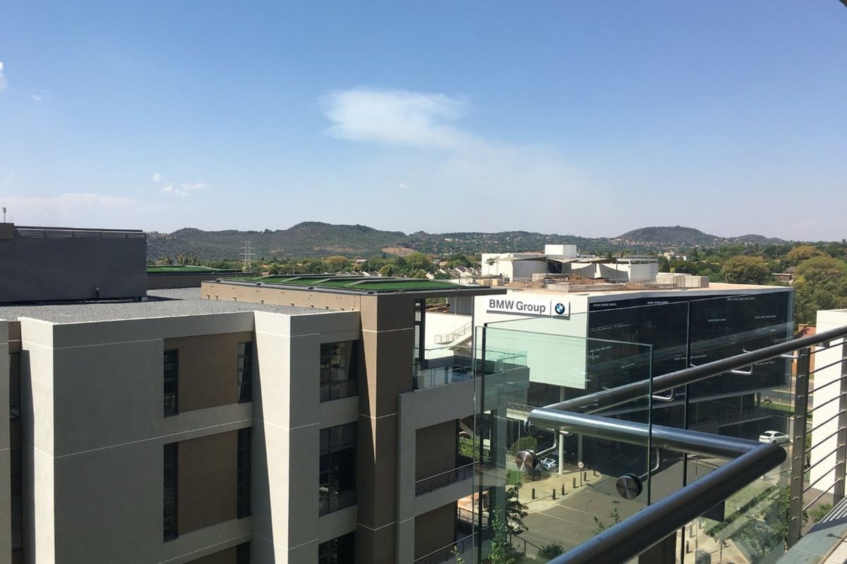 2 Bedrooms 2 Bathrooms at the Capital Trilogy, Menlyn Maine - Photo 5